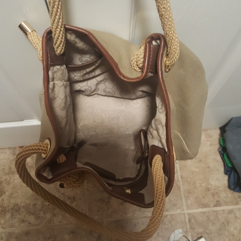 MK purse - Picture 3 of 4